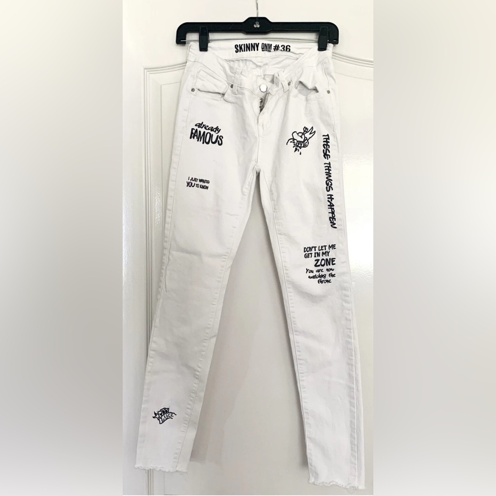Denim White Skinny Jeans Women's Size US 6 (27) or EU 36 Stretch Graffiti Europe